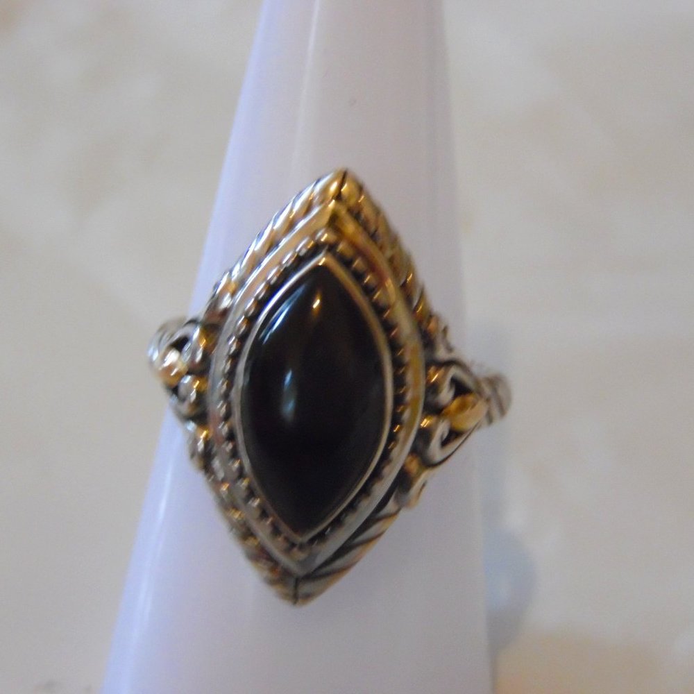 Bali Design Marquise Peacock Mother of Pearl 2-Tone Ring 8